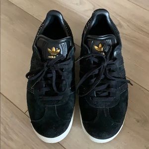 Black and gold gazelles
